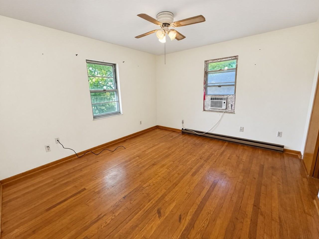 3447 Meridocia St - Photo 3 of 7
