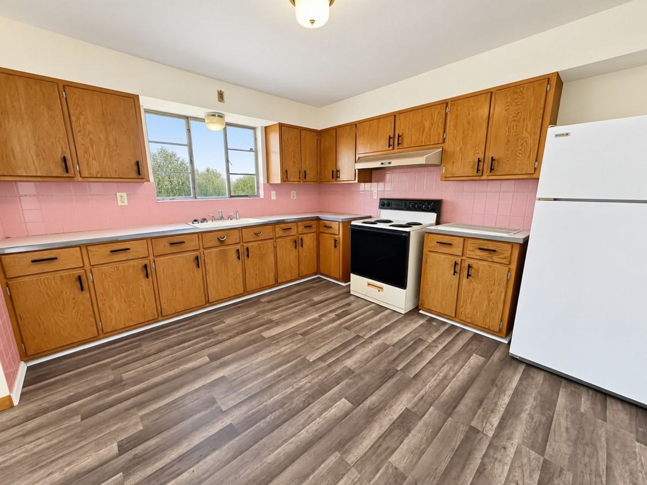 3447 Meridocia St - Photo 4 of 7
