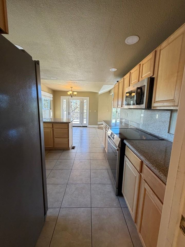 11726 Torrey Pines Dr - Photo 7 of 23