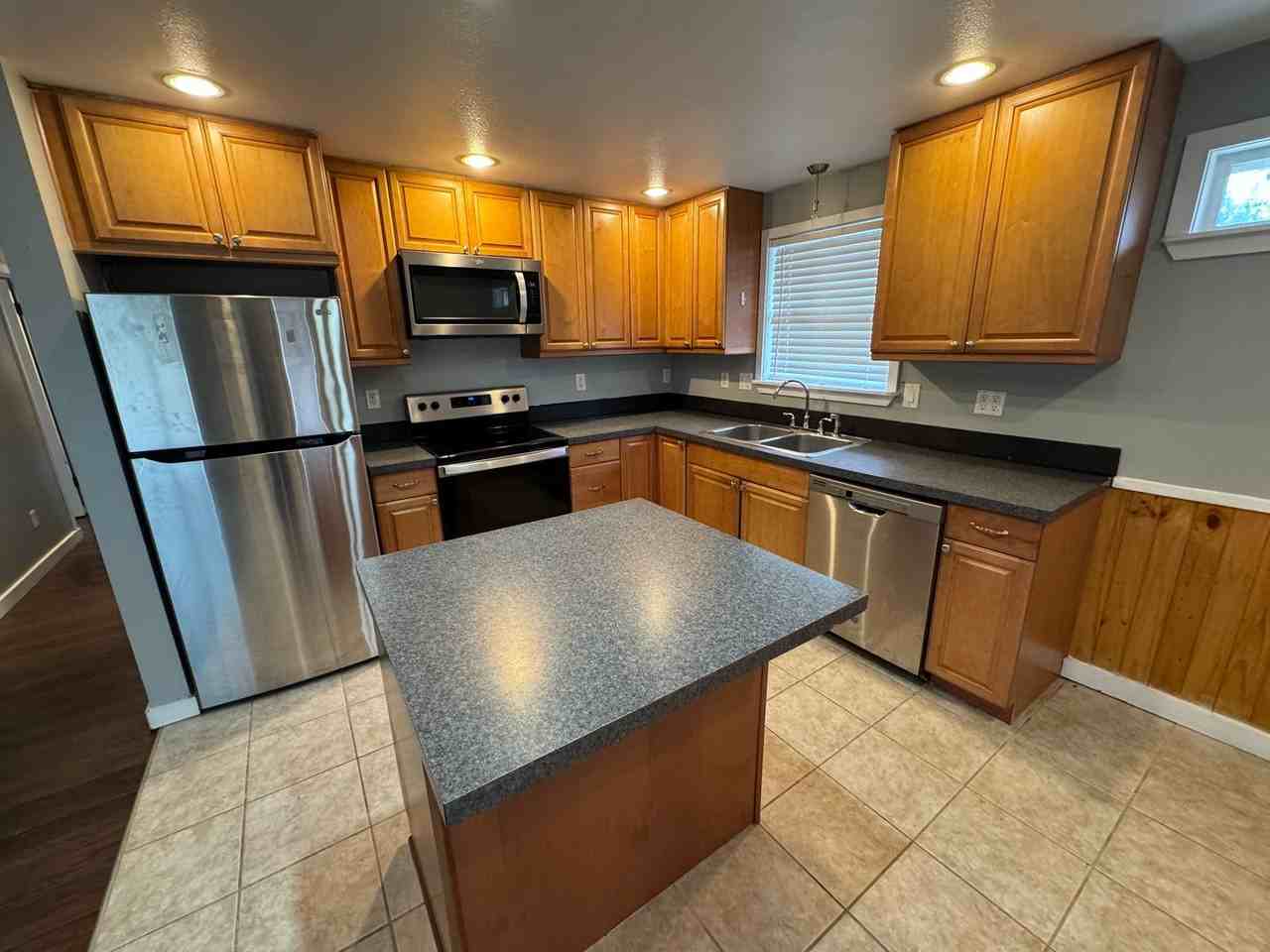2000 E Highland Ave - Photo 3 of 21