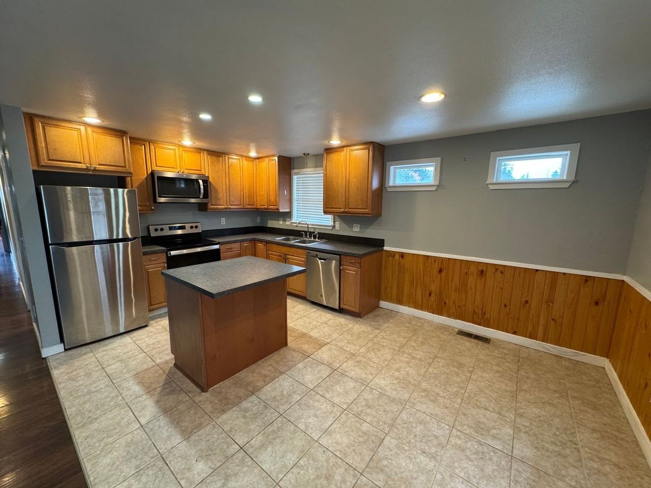 2000 E Highland Ave - Photo 6 of 21