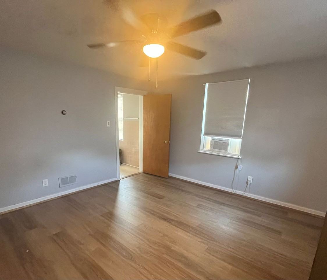 1710 Clawson St - Photo 4 of 4