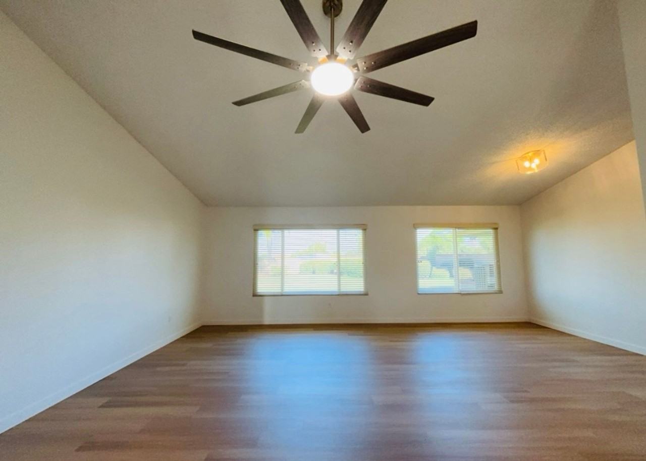26066 Huxley Dr - Photo 5 of 30