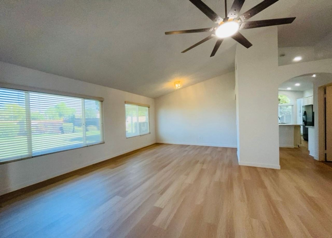 26066 Huxley Dr - Photo 6 of 30