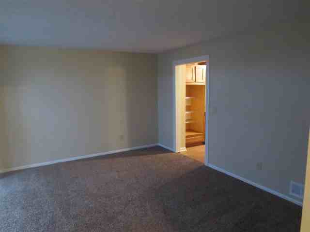 941 River Trail Dr - Photo 3 of 10