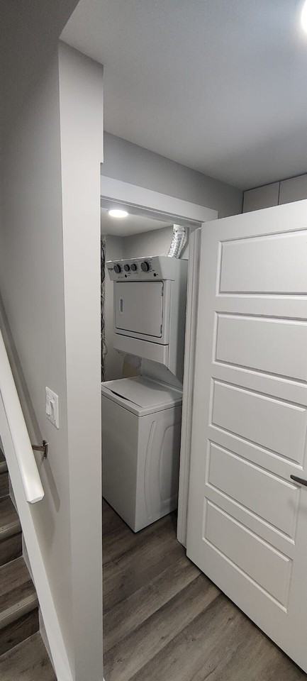 8814 223 St Nw - Photo 2 of 9