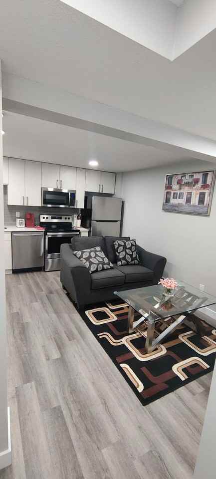 8814 223 St Nw - Photo 3 of 9