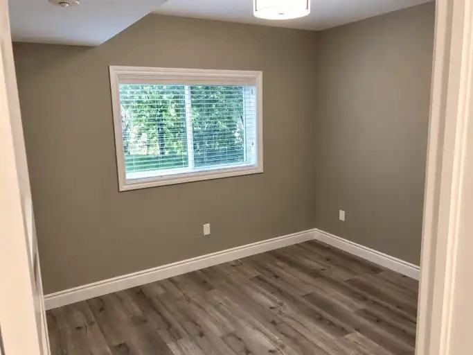 304 Barrie Rd - Photo 6 of 11