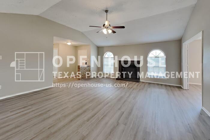 1217 Seabrook Dr - Photo 4 of 22