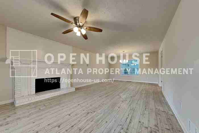 1555 Rose Pointe Dr - Photo 4 of 24