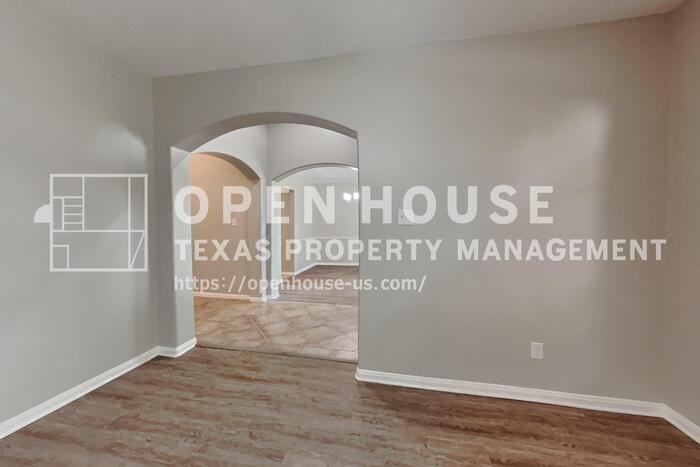 2922 Maple Bend Dr - Photo 4 of 23