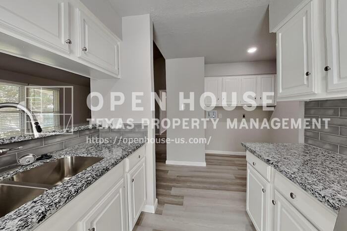 1618 Live Oak Hollow St - Photo 6 of 22
