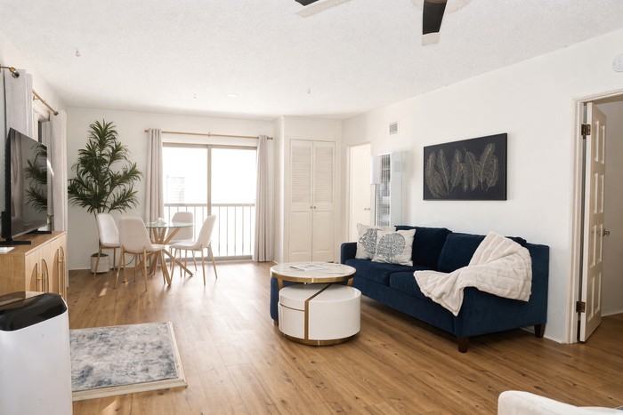 1510 W Oceanfront #C - Photo 3 of 16