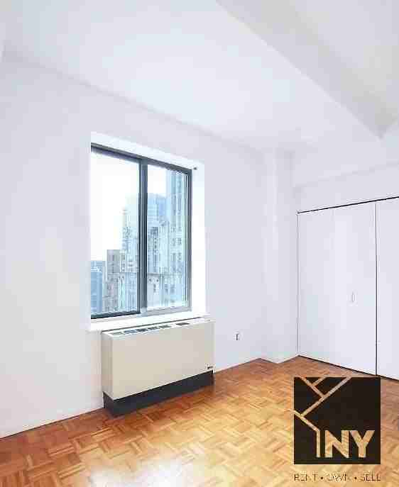 45 William St #2918 - Photo 3 of 4