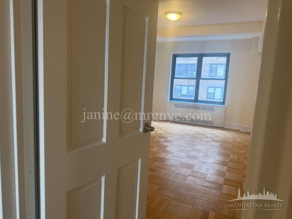 E 56th St #4C - Photo 7 of 9