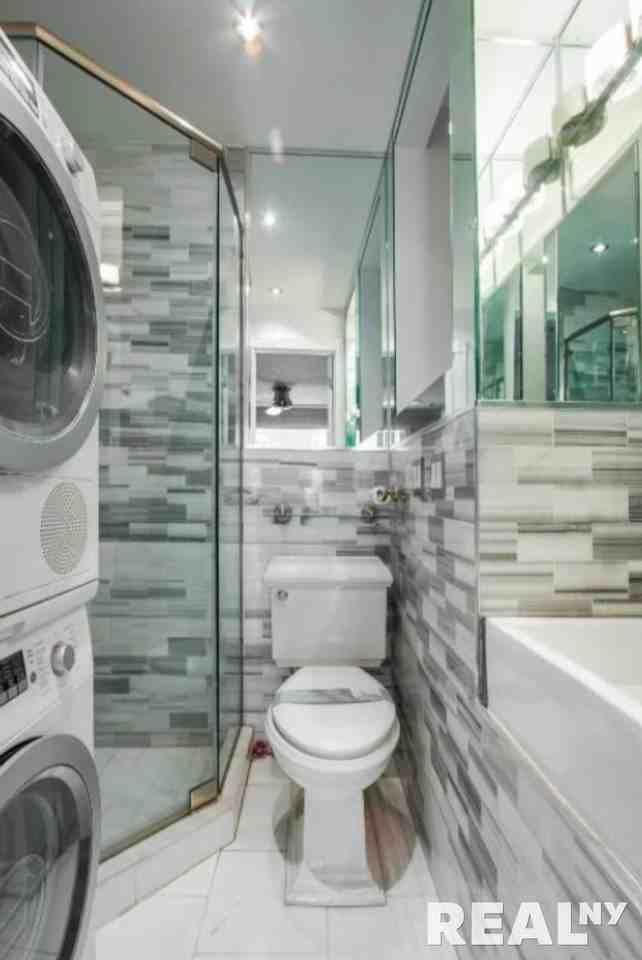 W 53rd St #2D - Photo 5 of 5