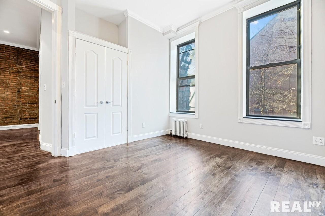 Mott St #5-6 - Photo 3 of 11