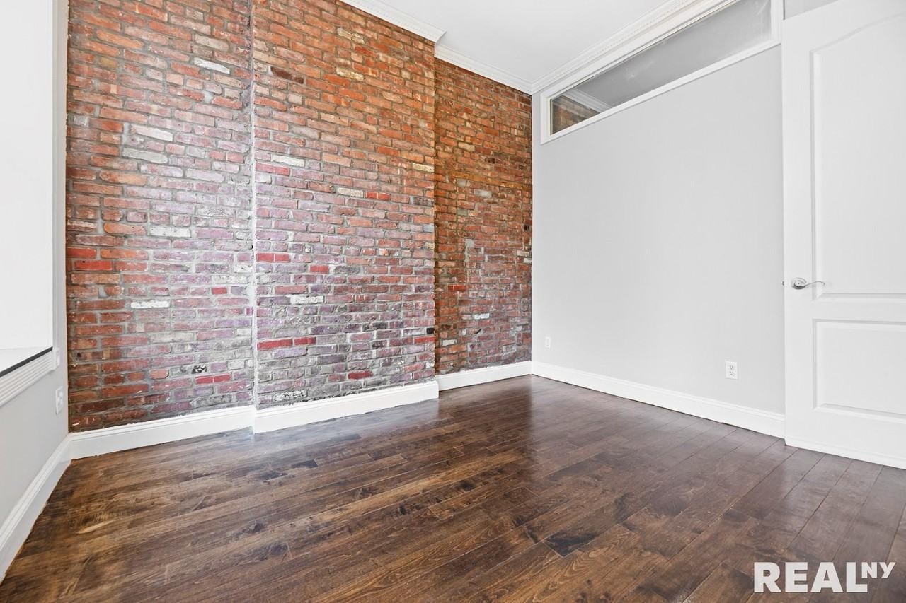 Mott St #5-6 - Photo 4 of 11
