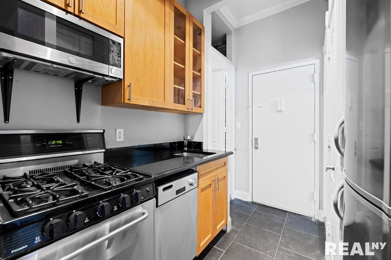 Mott St #5-6 - Photo 6 of 11