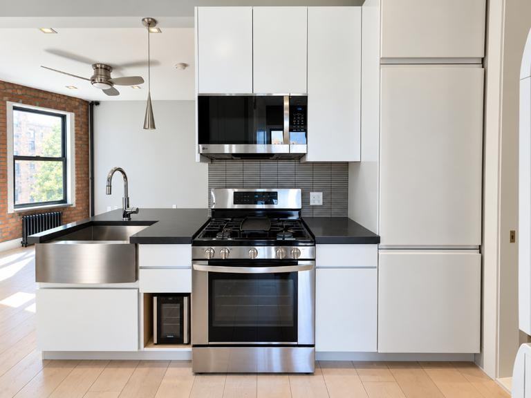 E 119th St #5C - Photo 2 of 18