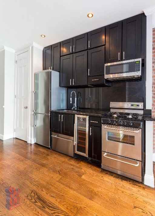 W 52nd St #3B - Photo 2 of 6
