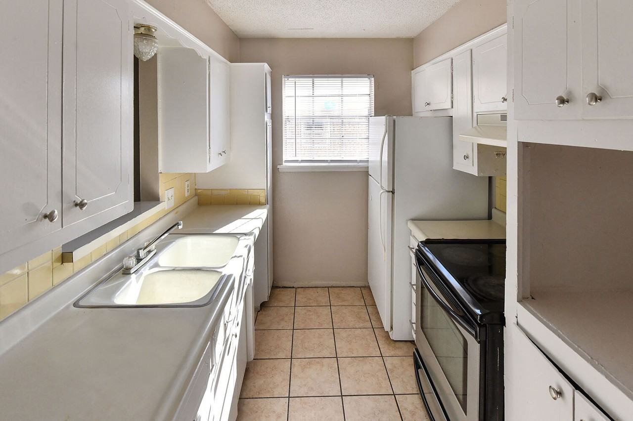 Windsor Apartments - Photo 4 of 50