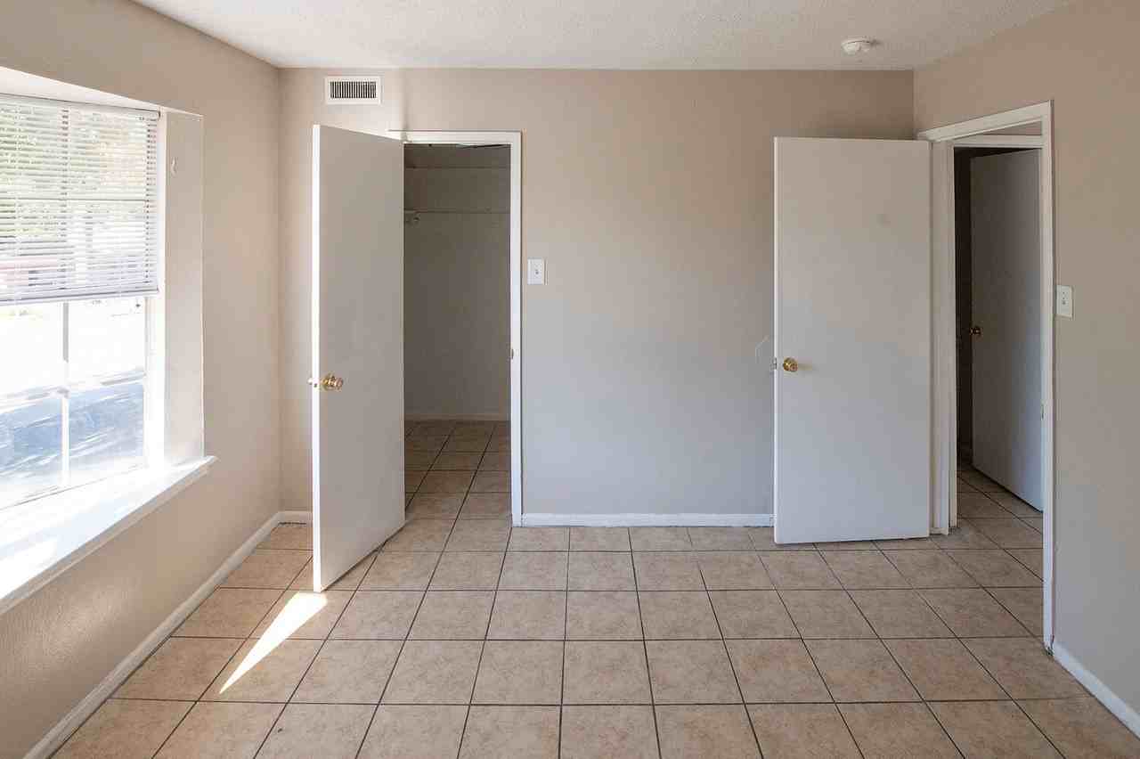 Windsor Apartments - Photo 6 of 50