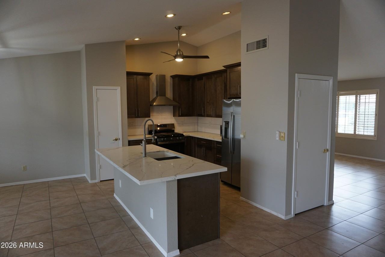 24803 S Lakestar Dr - Photo 7 of 34