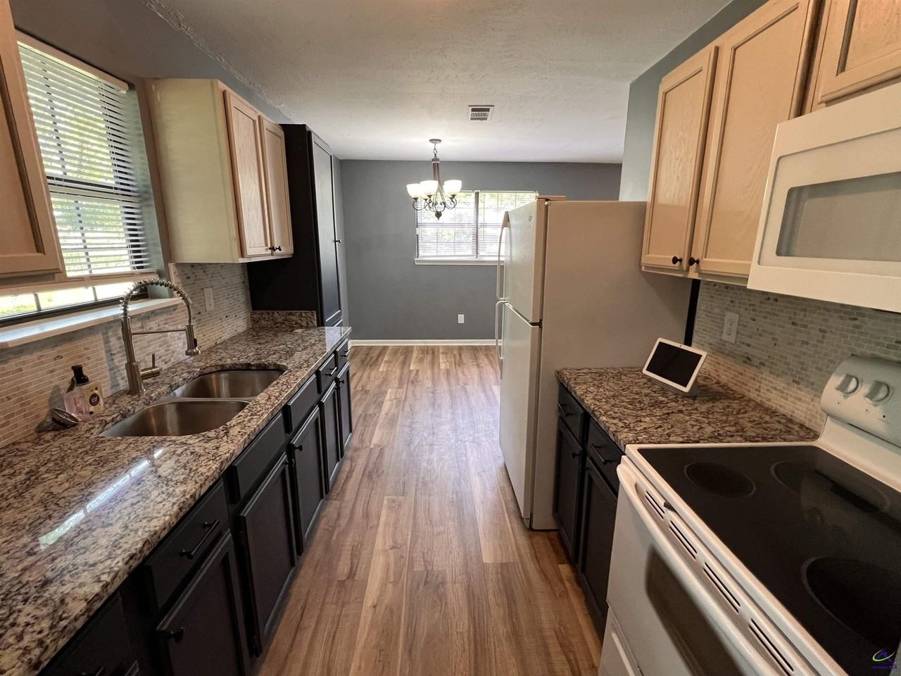 507 3rd St - Photo 4 of 14