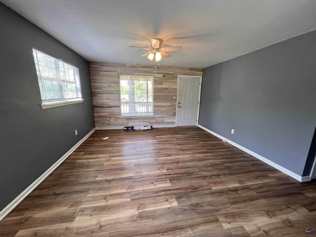 507 3rd St - Photo 7 of 14