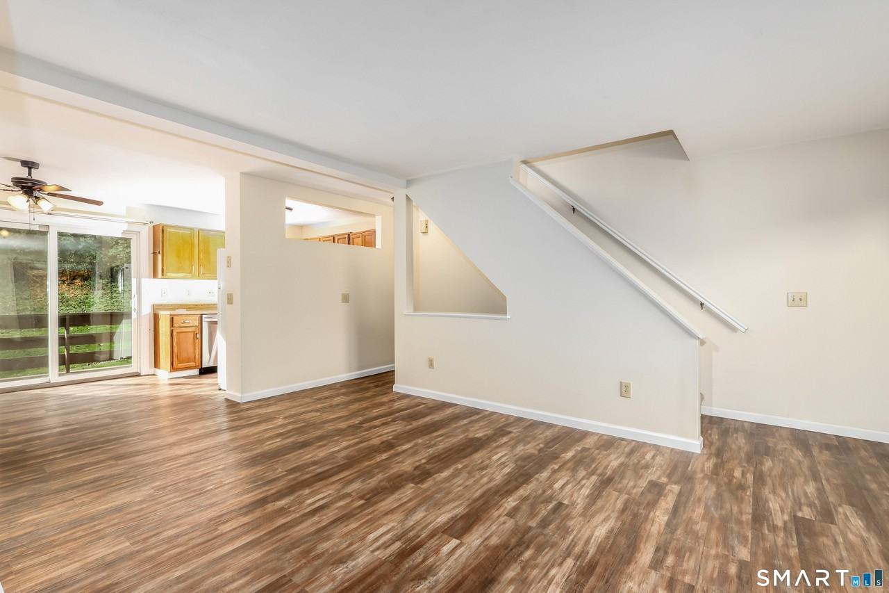157 Shelter Rock Rd #56 - Photo 6 of 31