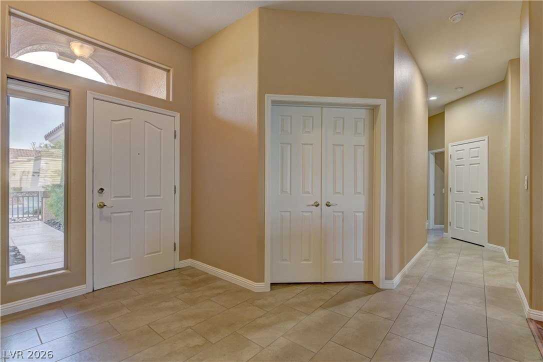 9812 Gerald Ct - Photo 5 of 33