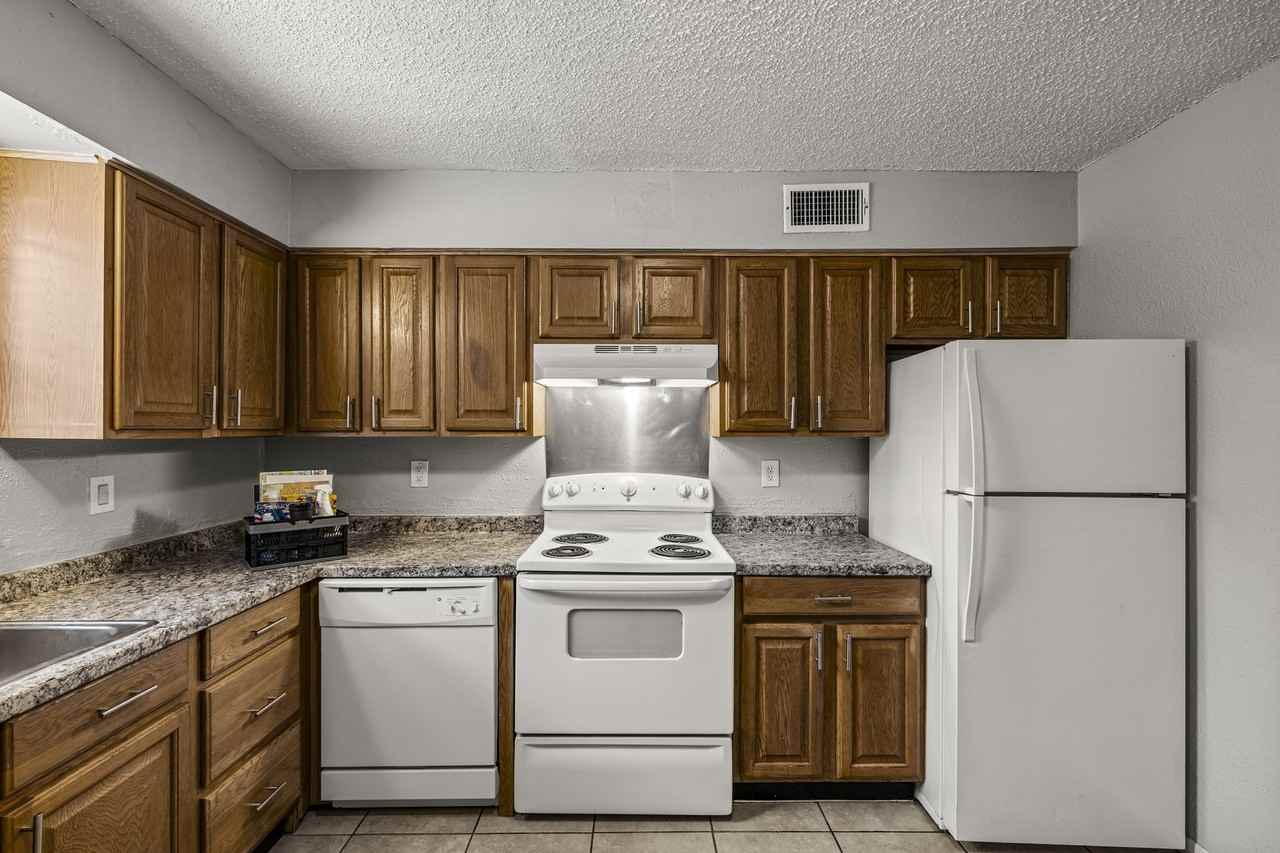 2106 Avenue K - 1 #1 - Photo 7 of 21