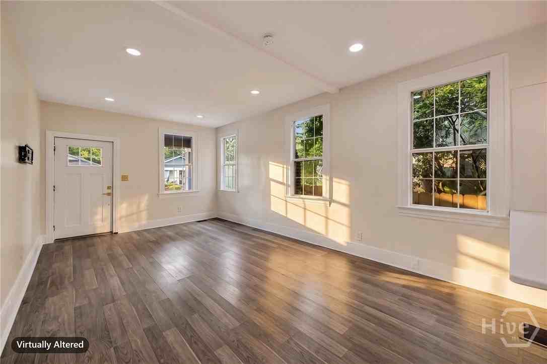 666 E 32nd St - Photo 6 of 37