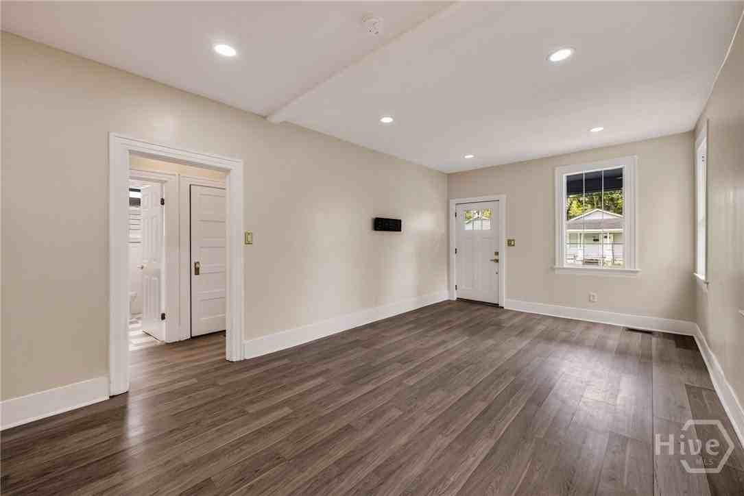 666 E 32nd St - Photo 7 of 37
