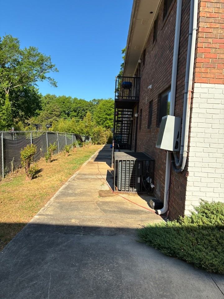 2969 Park St - Photo 3 of 10