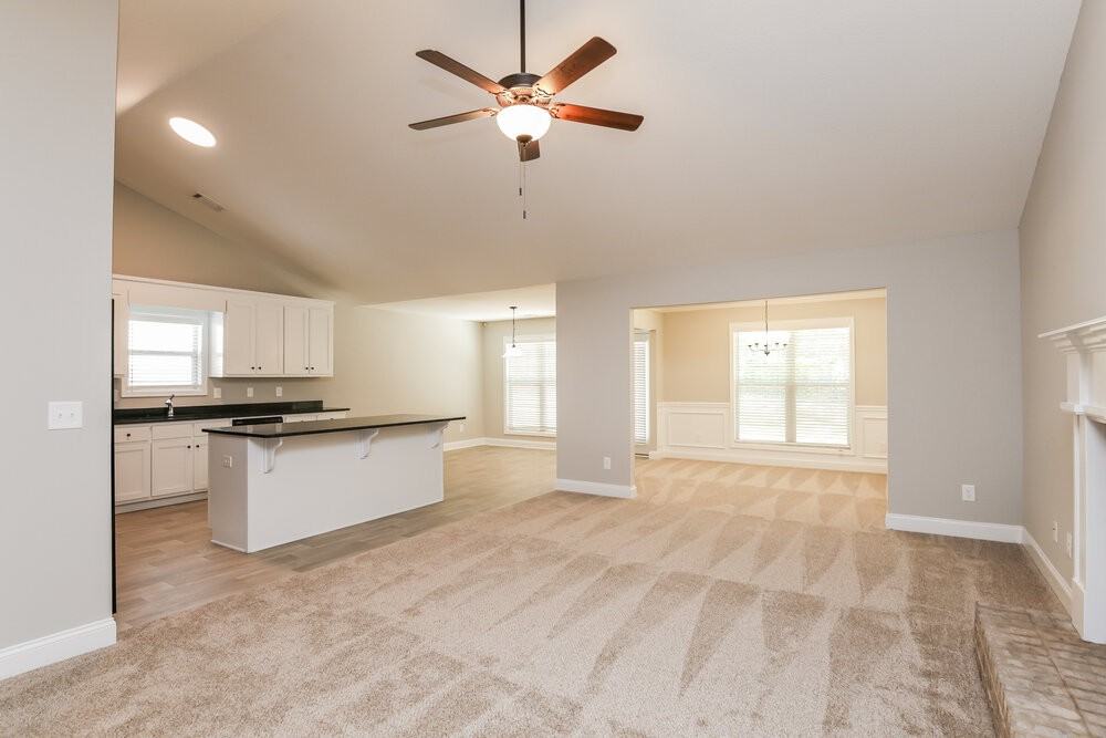 2062 Providence Rd - Photo 5 of 15