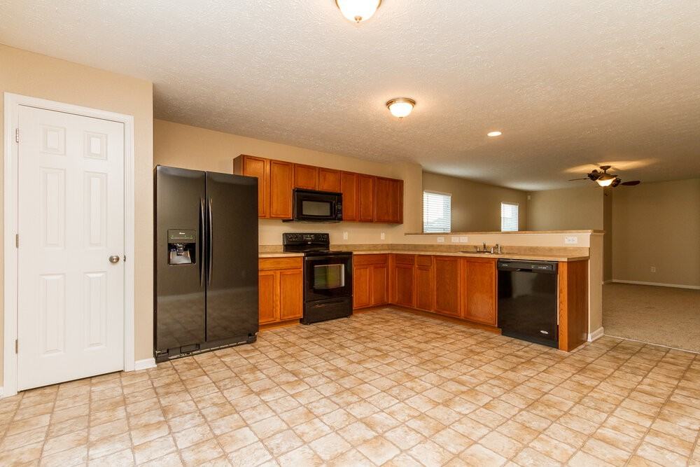 8013 Cole Wood Blvd - Photo 7 of 15