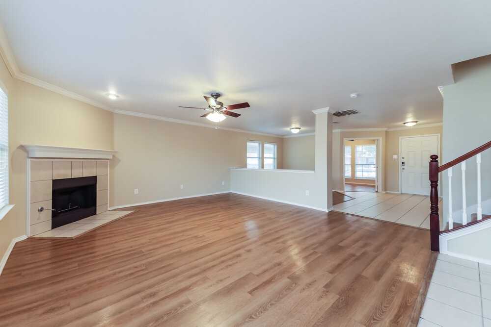 715 Hickory Ln - Photo 7 of 17