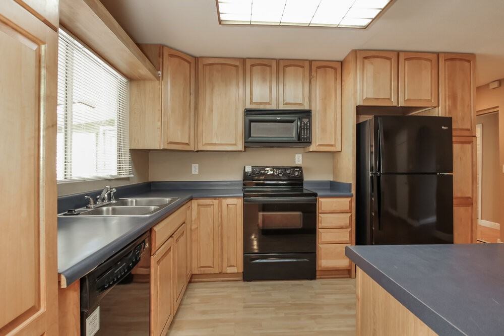 6416 W Altadena Ave - Photo 5 of 16