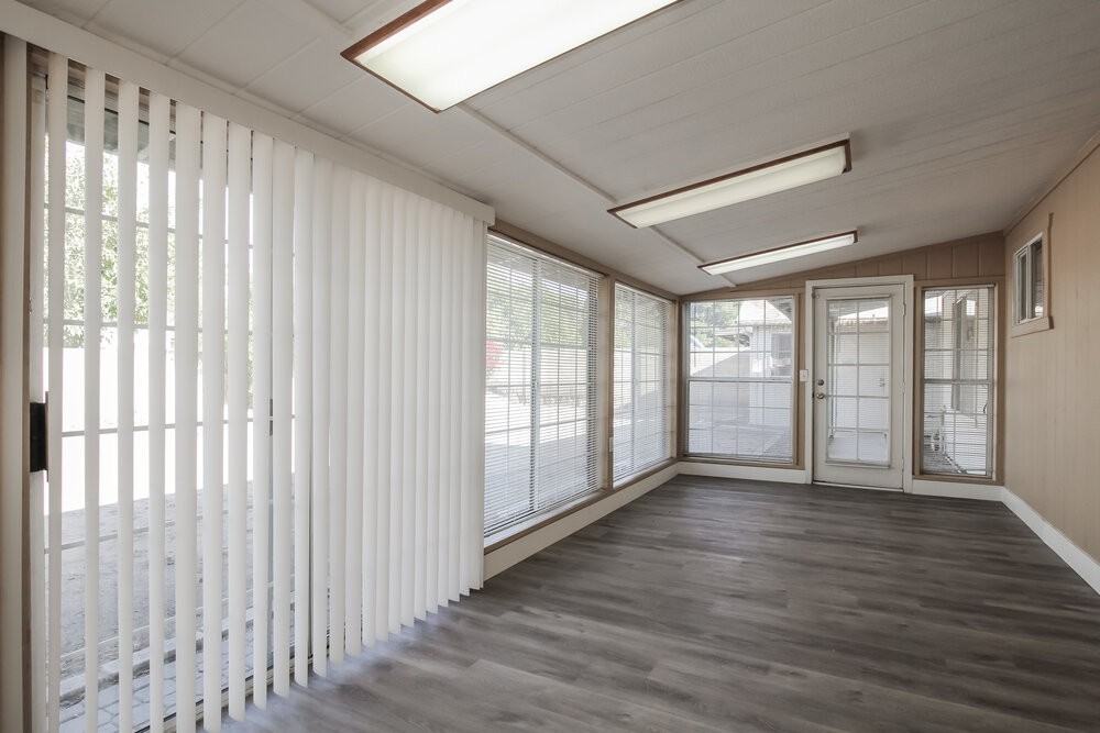 6416 W Altadena Ave - Photo 6 of 16