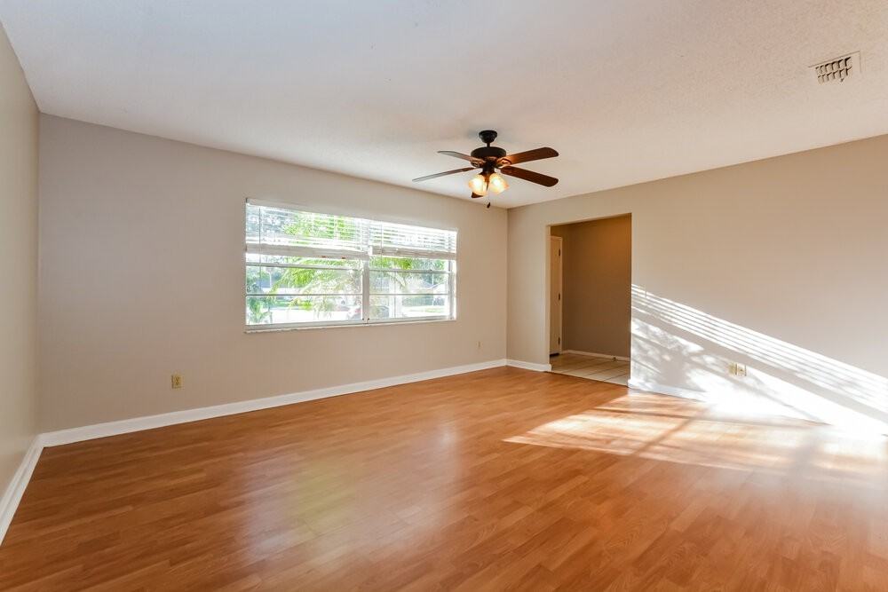 9360 Toby Ln - Photo 5 of 16