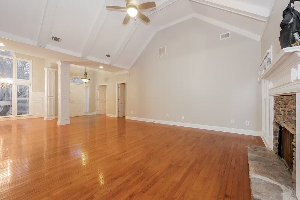 191 Cobblestone Cv - Photo 4 of 17
