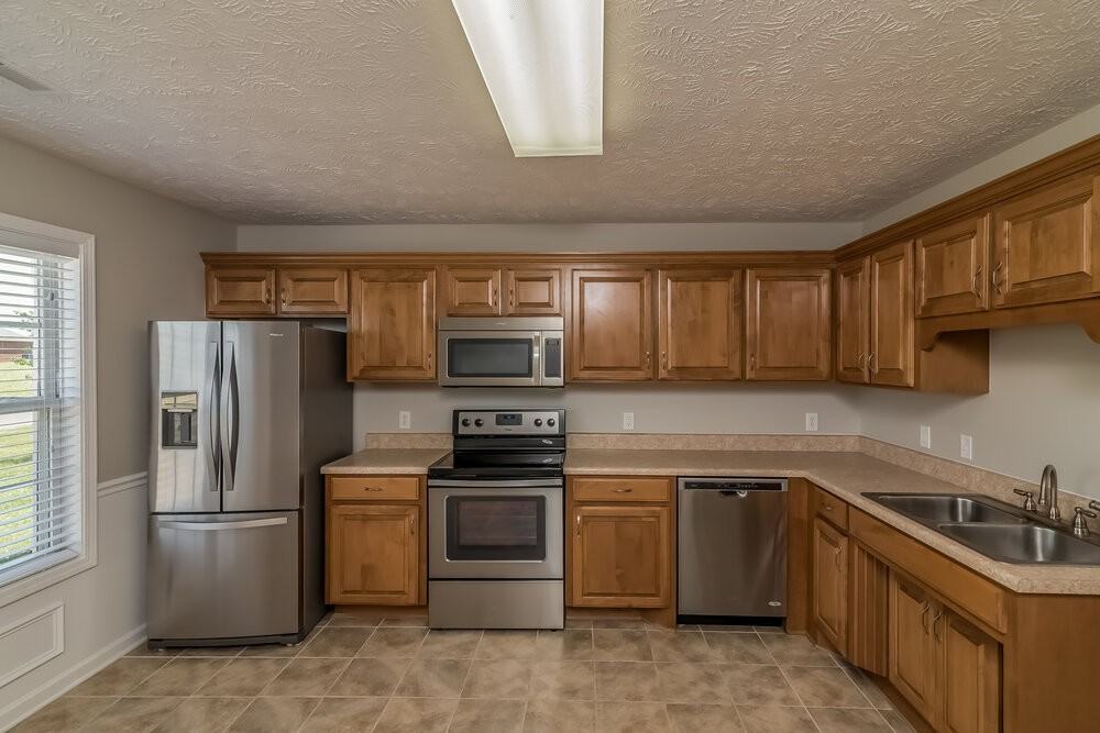 3013 Mesquite Dr - Photo 2 of 13