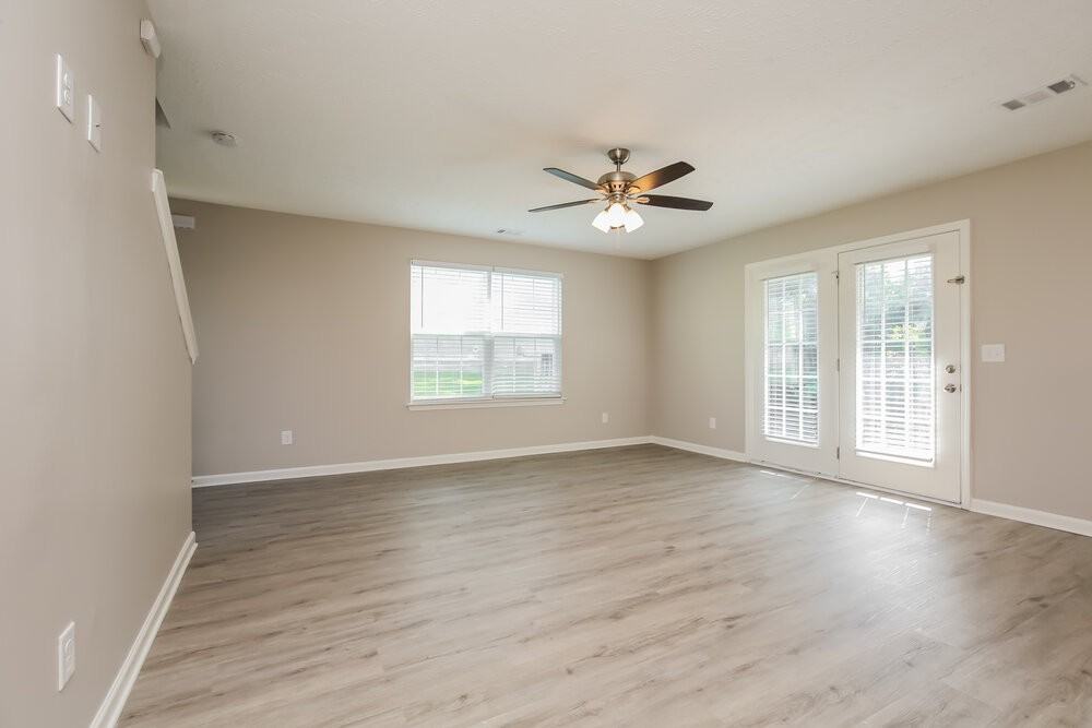 105 Lyndhurst Dr - Photo 4 of 17