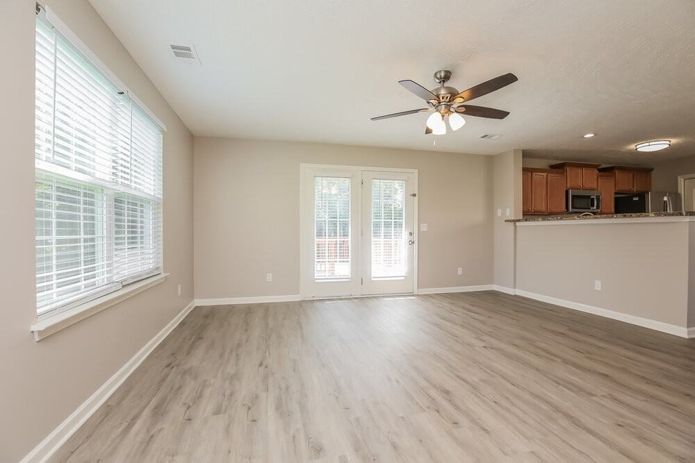 105 Lyndhurst Dr - Photo 5 of 17