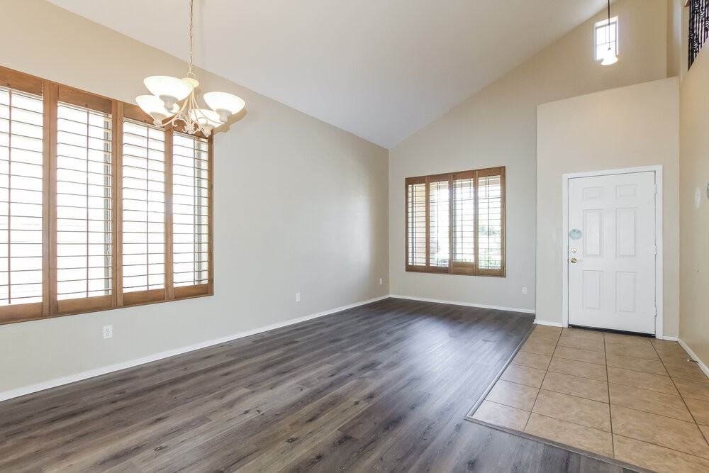6546 S 43rd Dr - Photo 6 of 17