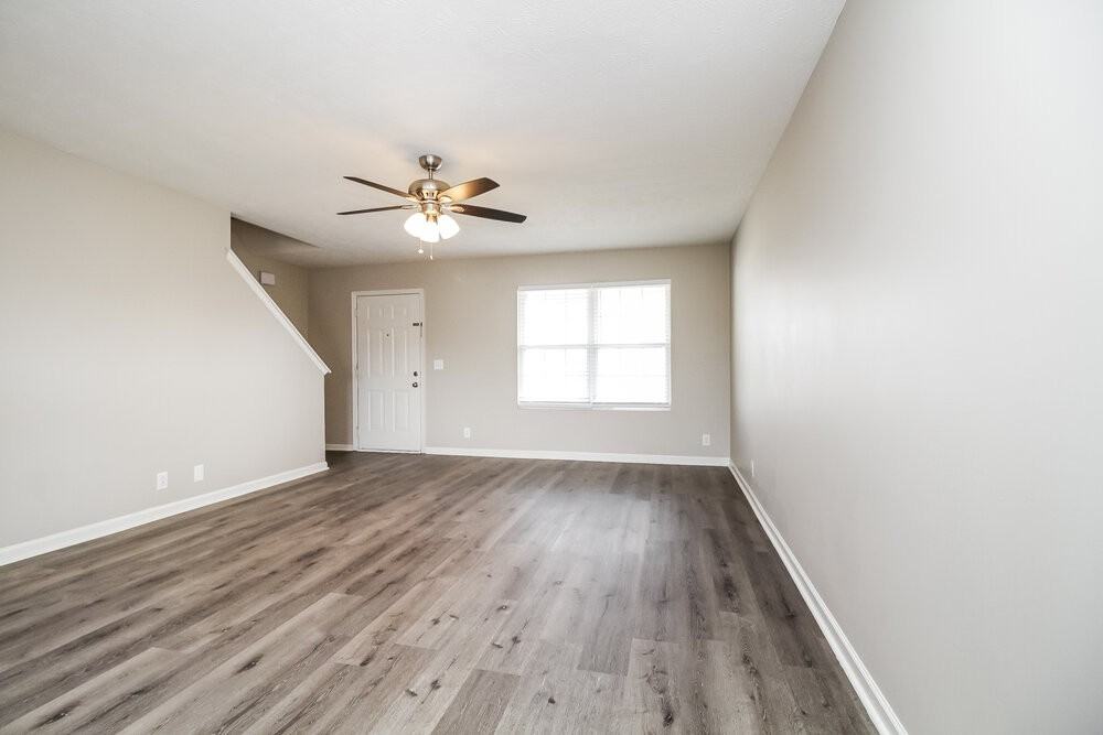 2733 Elijah Dr - Photo 4 of 17