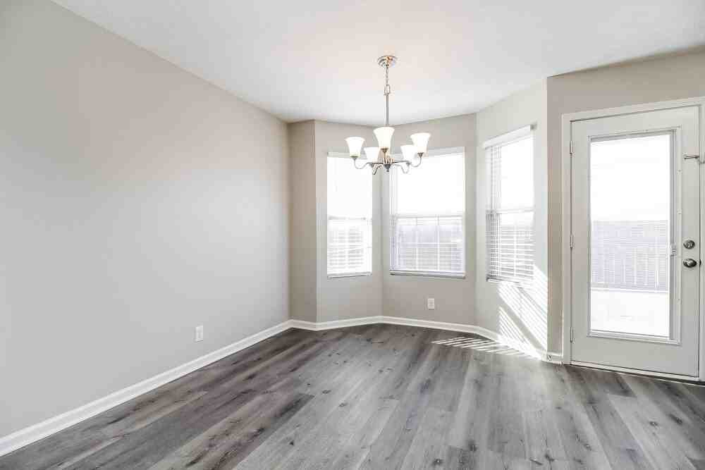 2733 Elijah Dr - Photo 5 of 17