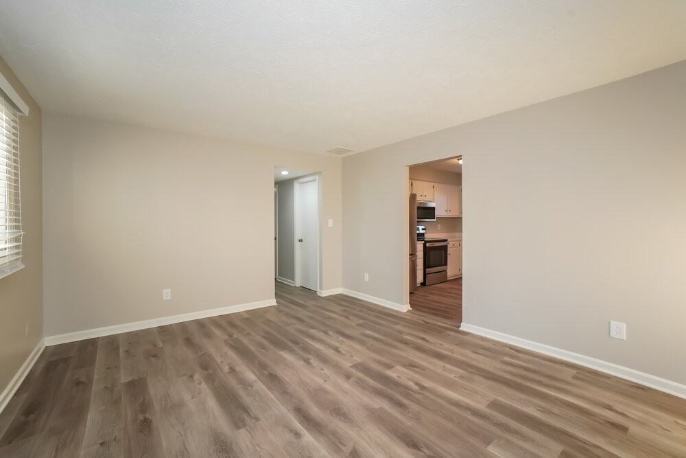 1444 Countryside Ln - Photo 3 of 16